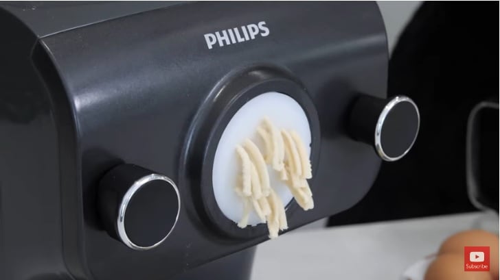 Philips Smart Pasta Maker Plus with Integrated Scale, HR2382/16, Black :  : Home