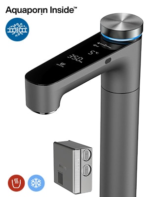 Instant heating water station