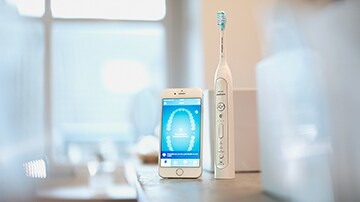 Download image (.jpg) Philips SoniCare FlexCare Platinum Connected Product App Lifestyle (opens in a new window)