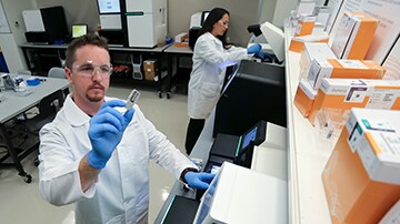 Download image (.jpg) Scientists preparing samples for Illuminas next generation sequencing platforms (opens in a new window)