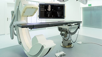 Download image (.jpg) Philips Hybrid Operating Room with Surgical Navigation Technology (opens in a new window)