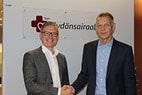 Jarno Eskelinen, CEO Philips Finland (left) and Kari Niemelä, CEO and Medical Director at Heart Hospital (right).