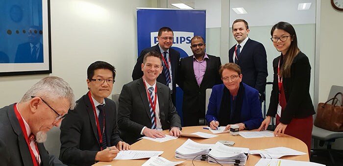 Download image (.jpg) Philips signs long term strategic partnership in Australia (opens in a new window)